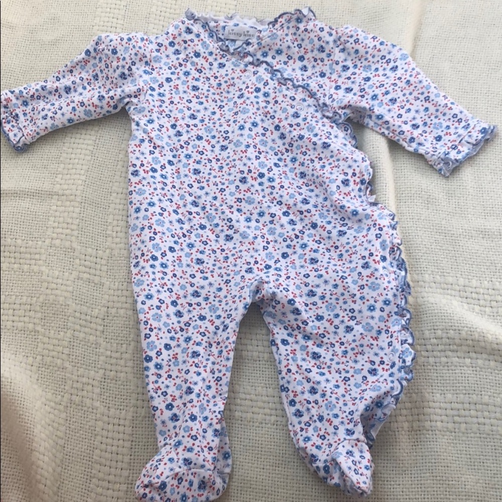 Kissy kissy Onesie